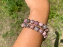Charger l'image dans la galerie, Perles en rhodonite entre 8 et 10mm