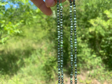 Charger l'image dans la galerie, Perles en séraphinite, rond facetté 3mm