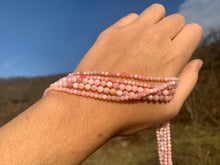 Charger l'image dans la galerie, Perles en opale commune rose facettées entre 2,5 et 4mm