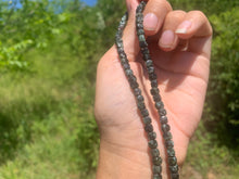 Charger l'image dans la galerie, Perles en séraphinite, forme carré