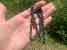 Charger l'image dans la galerie, Perles en séraphinite, forme carré