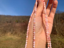 Charger l'image dans la galerie, Perles en opale commune rose facettées entre 2,5 et 4mm