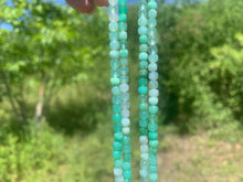 Charger l'image dans la galerie, Perles en chrysoprase, forme carré facetté