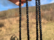 Charger l'image dans la galerie, Perles en tourmaline noire, forme carré
