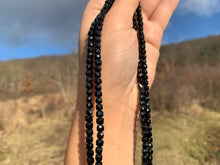 Charger l'image dans la galerie, Perles en tourmaline noire, forme carré