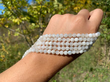 Charger l'image dans la galerie, Perles en pierre de lune blanche entre 6 et 12mm PLBU