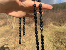 Charger l'image dans la galerie, Perles en oeil de tigre mélangé avec de l'oeil de faucon, forme petit galet