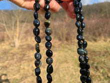 Charger l'image dans la galerie, Perles en oeil de tigre mélangé avec de l'oeil de faucon, forme petit galet