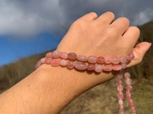 Charger l'image dans la galerie, Perles en quartz rose, forme petit galet