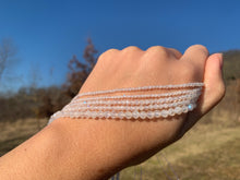 Charger l'image dans la galerie, Perles en labradorite blanche facettée entre 2 et 5mm