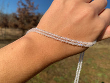 Charger l'image dans la galerie, Perles en labradorite blanche facettée entre 2 et 5mm