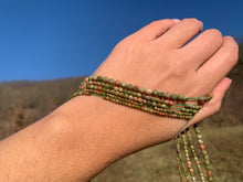 Charger l'image dans la galerie, Perles en unakite facettées entre 2 et 4,5mm