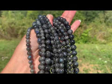 Charger et lire la vidéo dans la visionneuse de la Galerie, Perles en labradorite entre 6 et 10mm LQ