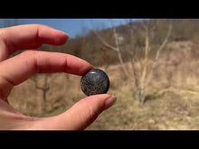 Charger et lire la vidéo dans la visionneuse de la Galerie, VENDU Quartz avec inclusions de graphite 7