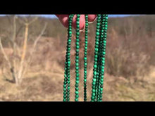 Charger et lire la vidéo dans la visionneuse de la Galerie, Perles en malachite entre 2 et 3,5mm