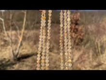 Charger et lire la vidéo dans la visionneuse de la Galerie, Perles en quartz à inclusions de rutile facettées entre 2 et 5,5mm