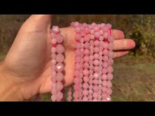 Charger et lire la vidéo dans la visionneuse de la Galerie, Perles en quartz rose, forme diamant entre 6 et 10mm