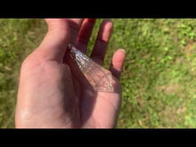 Charger et lire la vidéo dans la visionneuse de la Galerie, Pendule en quartz avec inclusions de rutile