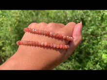 Charger et lire la vidéo dans la visionneuse de la Galerie, Perles en pierre de soleil, disque facetté