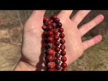 Charger et lire la vidéo dans la visionneuse de la Galerie, Perles en jaspe peau de serpent entre 8 et 10mm