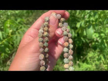 Charger et lire la vidéo dans la visionneuse de la Galerie, Perles en rhyolite, forme diamant 8mm