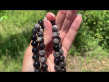 Charger et lire la vidéo dans la visionneuse de la Galerie, Perles en obsidienne argentée entre 4 et 18mm OAU