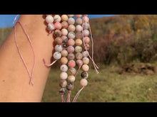 Charger et lire la vidéo dans la visionneuse de la Galerie, Perles en opale commune rose entre 4 et 10mm ORU