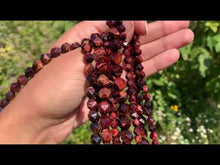 Charger et lire la vidéo dans la visionneuse de la Galerie, Perles en oeil de taureau, forme diamant entre 6 et 10mm