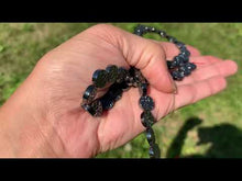 Charger et lire la vidéo dans la visionneuse de la Galerie, Perles en hematite, forme arbre de vie