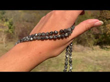 Charger et lire la vidéo dans la visionneuse de la Galerie, Perles en larvikite, forme diamant entre 6 et 10mm