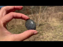 Charger et lire la vidéo dans la visionneuse de la Galerie, VENDU Quartz avec inclusions de graphite 3