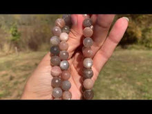 Charger et lire la vidéo dans la visionneuse de la Galerie, Perles en pierre de lune multicolore facettée entre 6 et 10mm