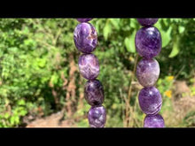 Charger et lire la vidéo dans la visionneuse de la Galerie, Perles en améthyste chevrons, galet de taille moyenne