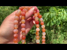 Charger et lire la vidéo dans la visionneuse de la Galerie, Perles en agate mélangée avec des cornalines entre 4 et 14mm