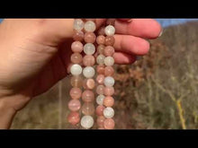 Charger et lire la vidéo dans la visionneuse de la Galerie, Perles en pierre de lune multicolore entre 6 et 8mm PLMU