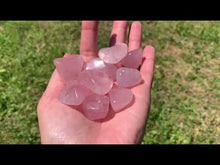 Charger et lire la vidéo dans la visionneuse de la Galerie, Quartz rose, pierre roulée