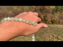 Charger et lire la vidéo dans la visionneuse de la Galerie, Perles en prehnite facettées entre 2 et 10mm