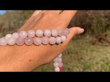 Charger et lire la vidéo dans la visionneuse de la Galerie, Perles en quartz rose facettées non transparentes entre 4 et 12mm