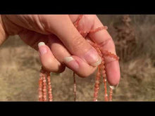 Charger et lire la vidéo dans la visionneuse de la Galerie, Perles en pierre de soleil facettées entre 2 et 4mm PSU