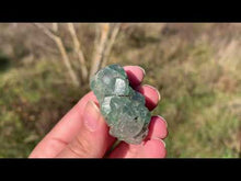 Charger et lire la vidéo dans la visionneuse de la Galerie, VENDU Fluorite brut 8