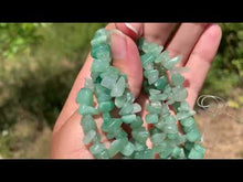 Charger et lire la vidéo dans la visionneuse de la Galerie, Perles en aventurine verte, forme chips