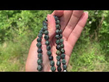 Charger et lire la vidéo dans la visionneuse de la Galerie, Perles en jaspe kambaba forme diamant, entre 6 et 10mm