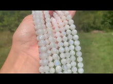 Charger et lire la vidéo dans la visionneuse de la Galerie, Perles en labradorite blanche entre 4 et 10mm LBT