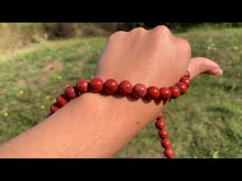 Charger et lire la vidéo dans la visionneuse de la Galerie, Perles en jaspe rouge entre 4 et 10mm JRD