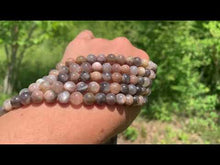 Charger et lire la vidéo dans la visionneuse de la Galerie, Perles en microcline entre 6 et 10mm