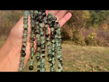 Charger et lire la vidéo dans la visionneuse de la Galerie, Perles en prehnite entre 6 et 12mm