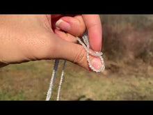 Charger et lire la vidéo dans la visionneuse de la Galerie, Perles en pierre de lune blanche facettées entre 2 et 4,5mm