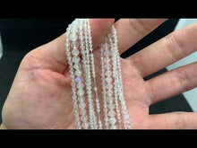 Charger et lire la vidéo dans la visionneuse de la Galerie, Perles en labradorite blanche facettée entre 2 et 5mm