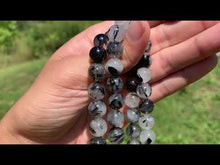 Charger et lire la vidéo dans la visionneuse de la Galerie, Perles en quartz avec inclusions de tourmaline entre 8 et 12mm, QTT