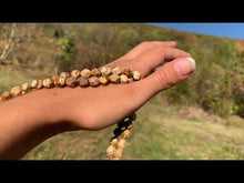 Charger et lire la vidéo dans la visionneuse de la Galerie, Perles en jaspe paysage forme diamant entre 6 et 10mm